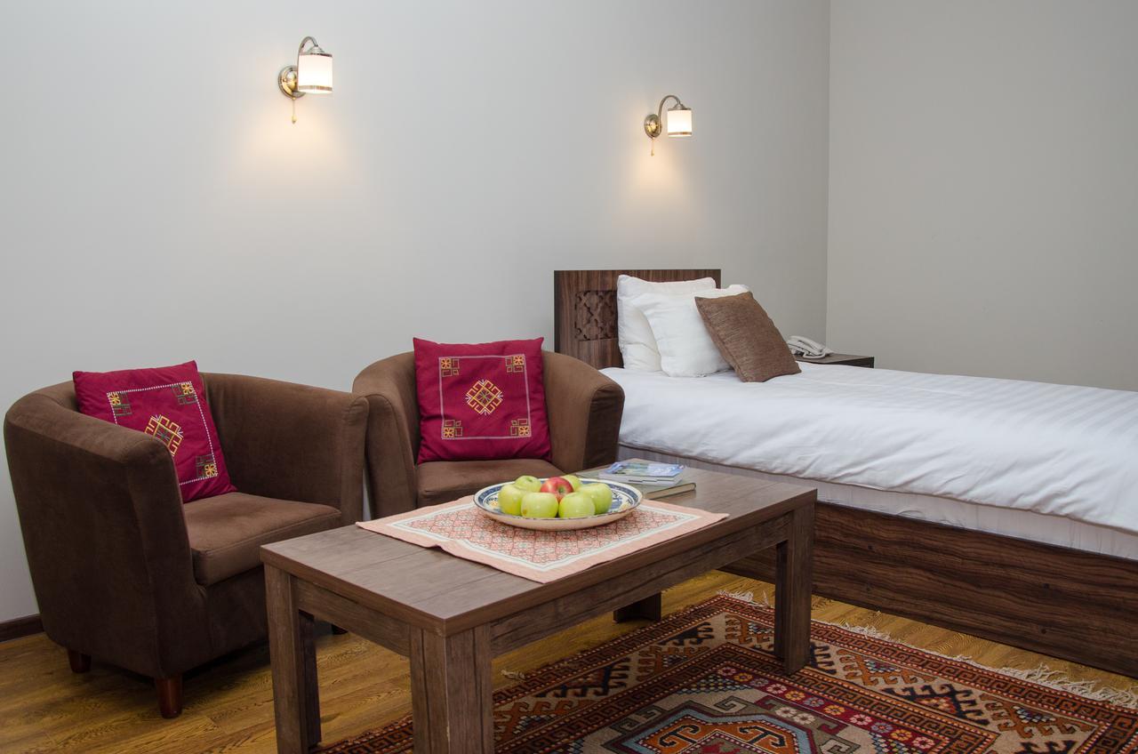 Jipek Joli Inn Nukus Exterior foto