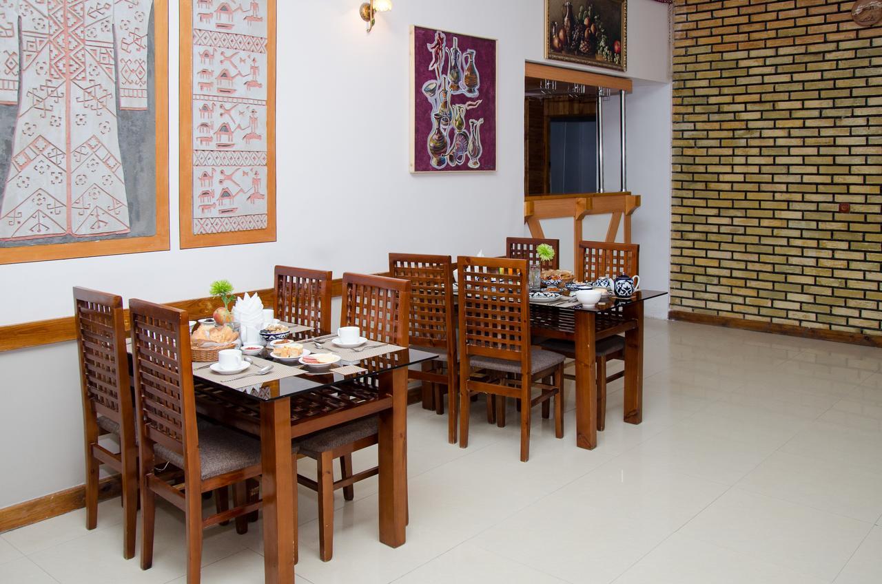 Jipek Joli Inn Nukus Exterior foto